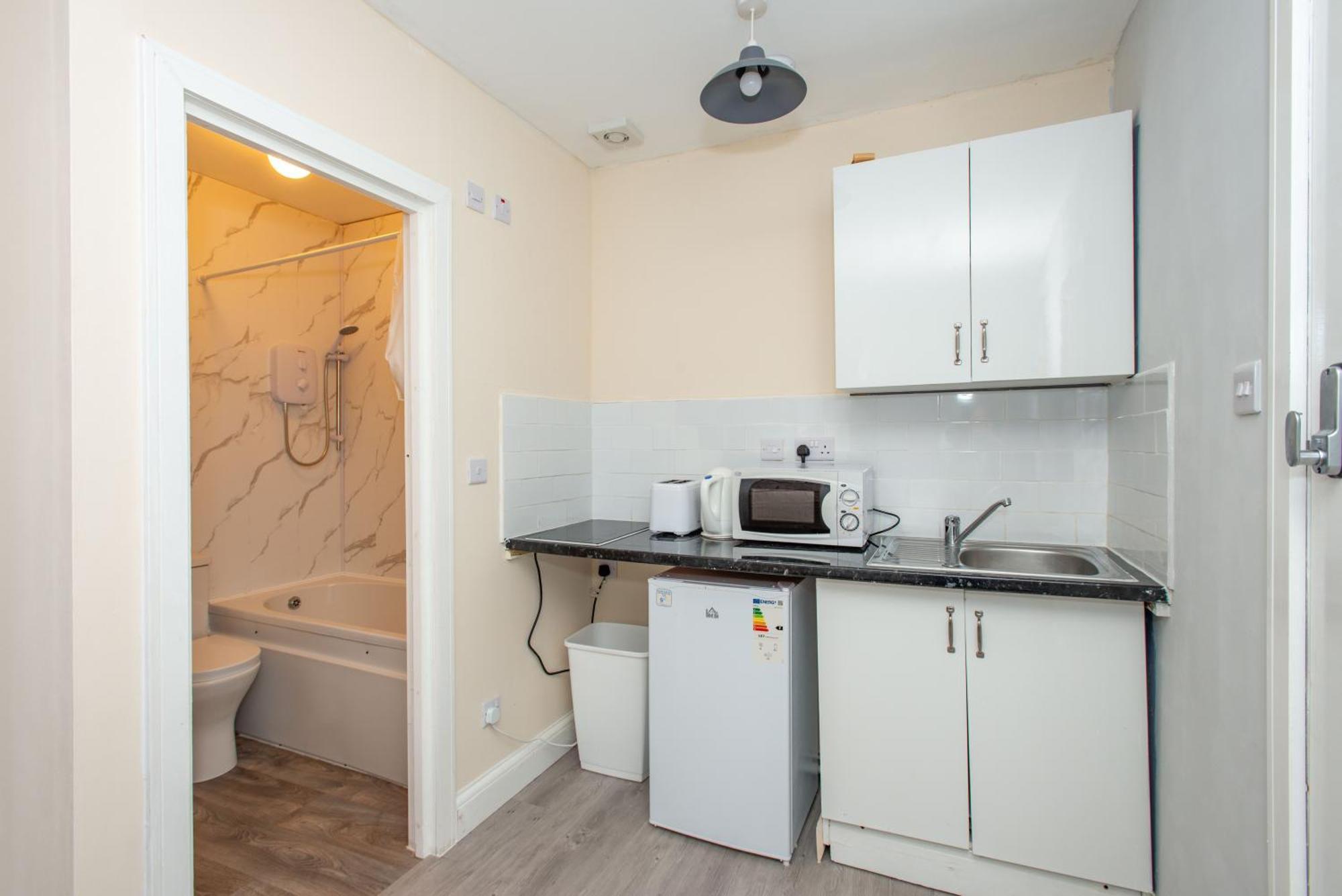 Saffron Apartment *
